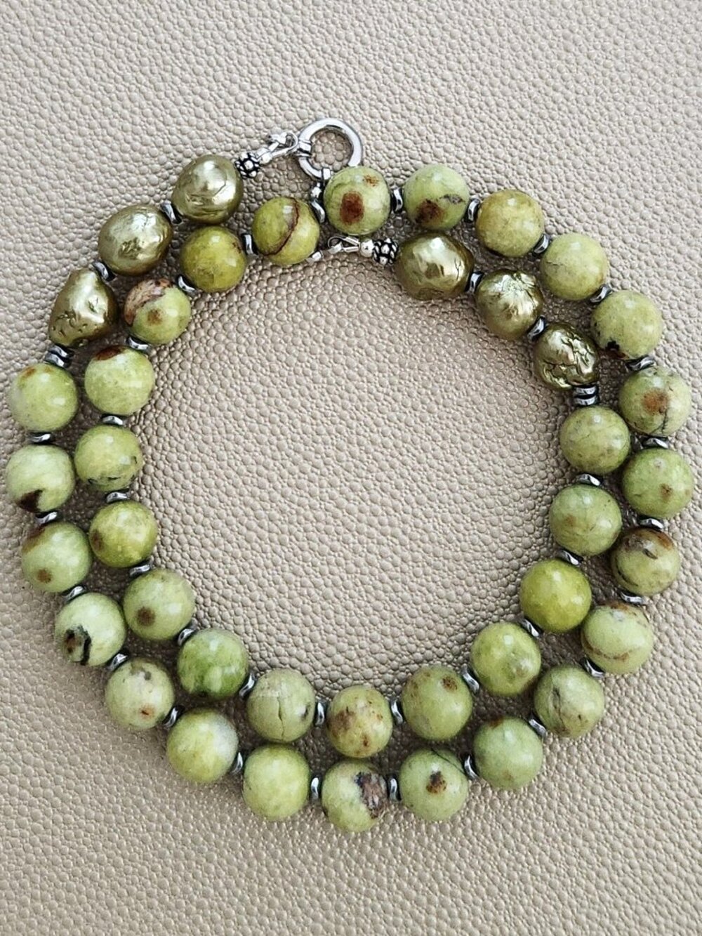 GREEN AFRICAN DENDRITIC OPAL NECKLACE--20"